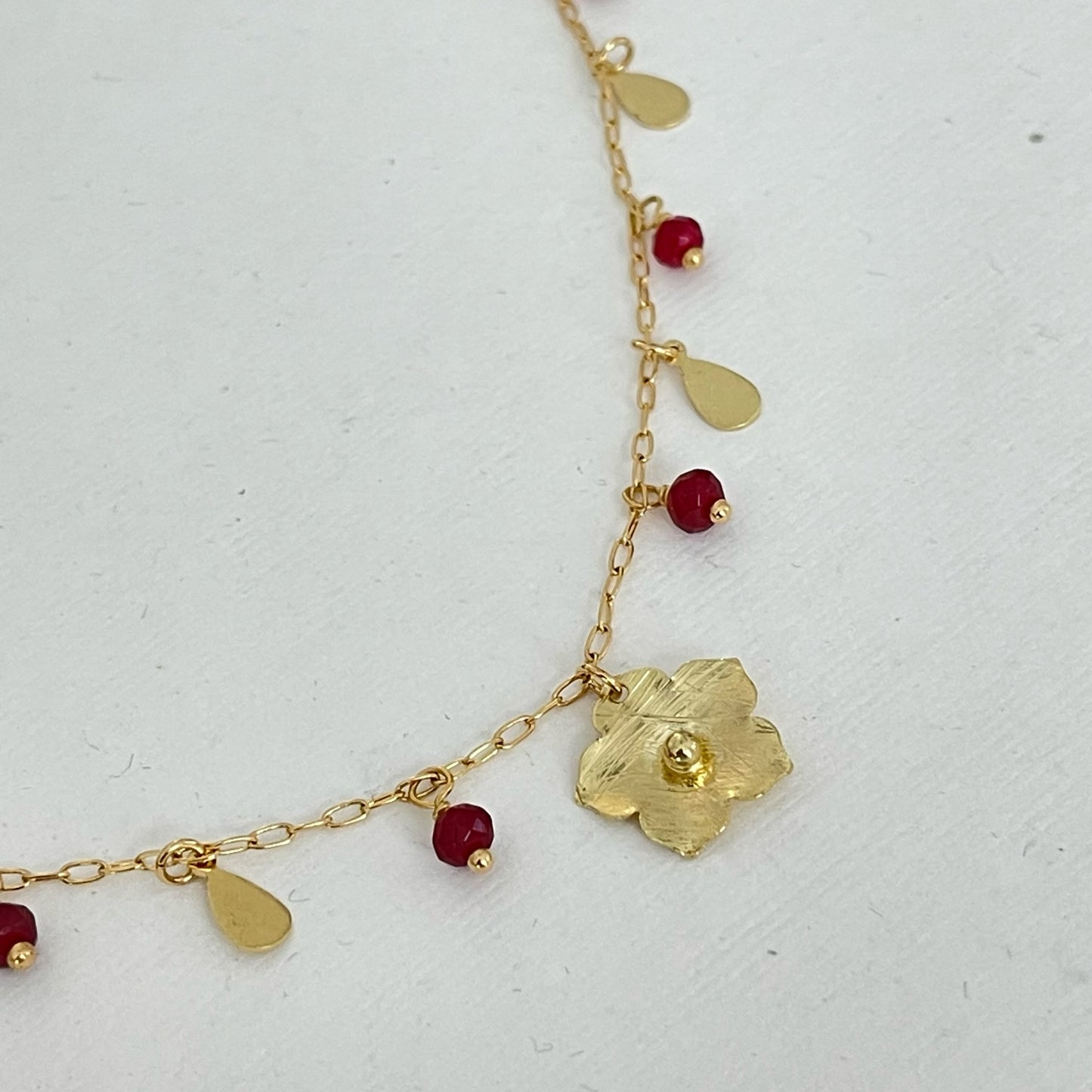 Flower Necklace - Granate