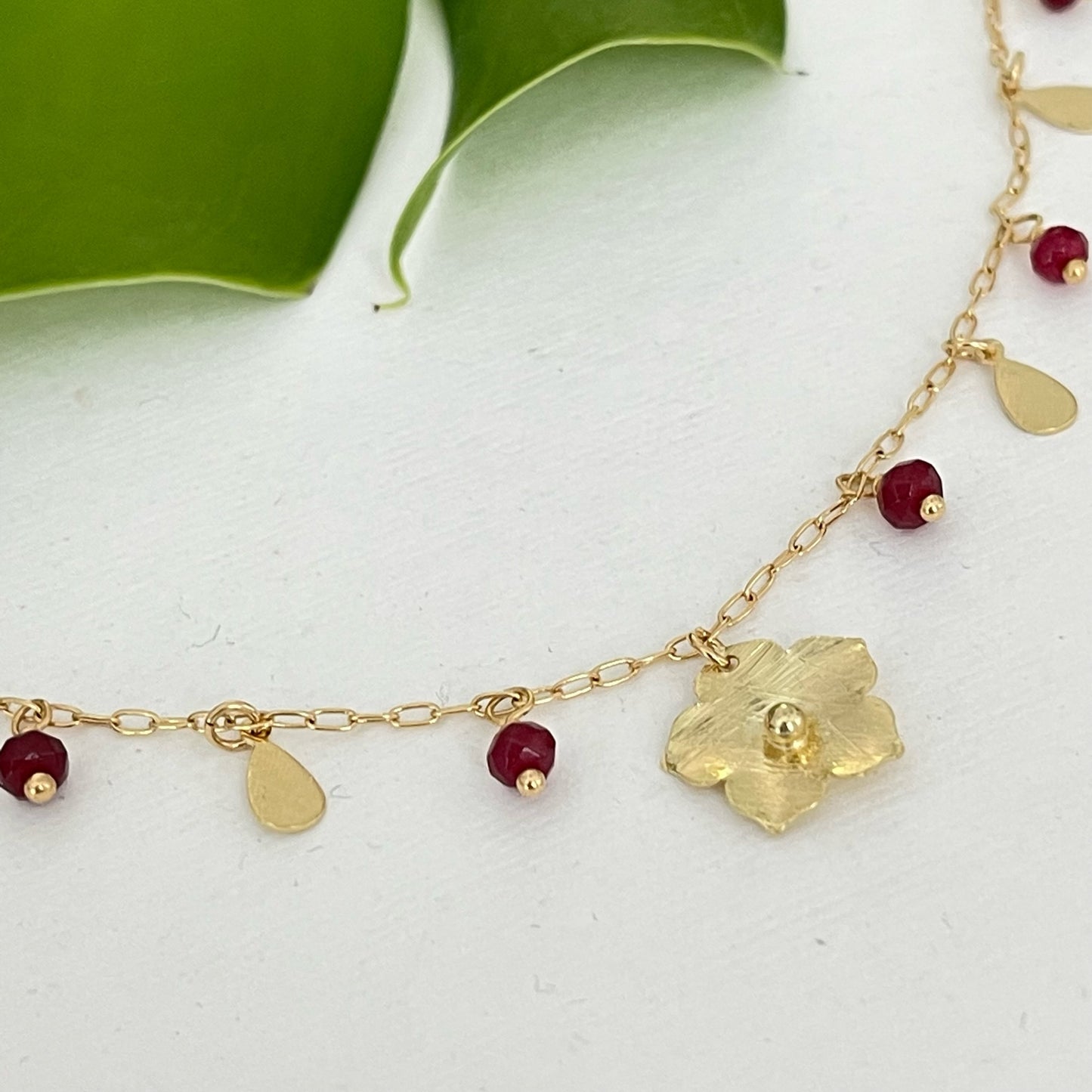Flower Necklace - Granate