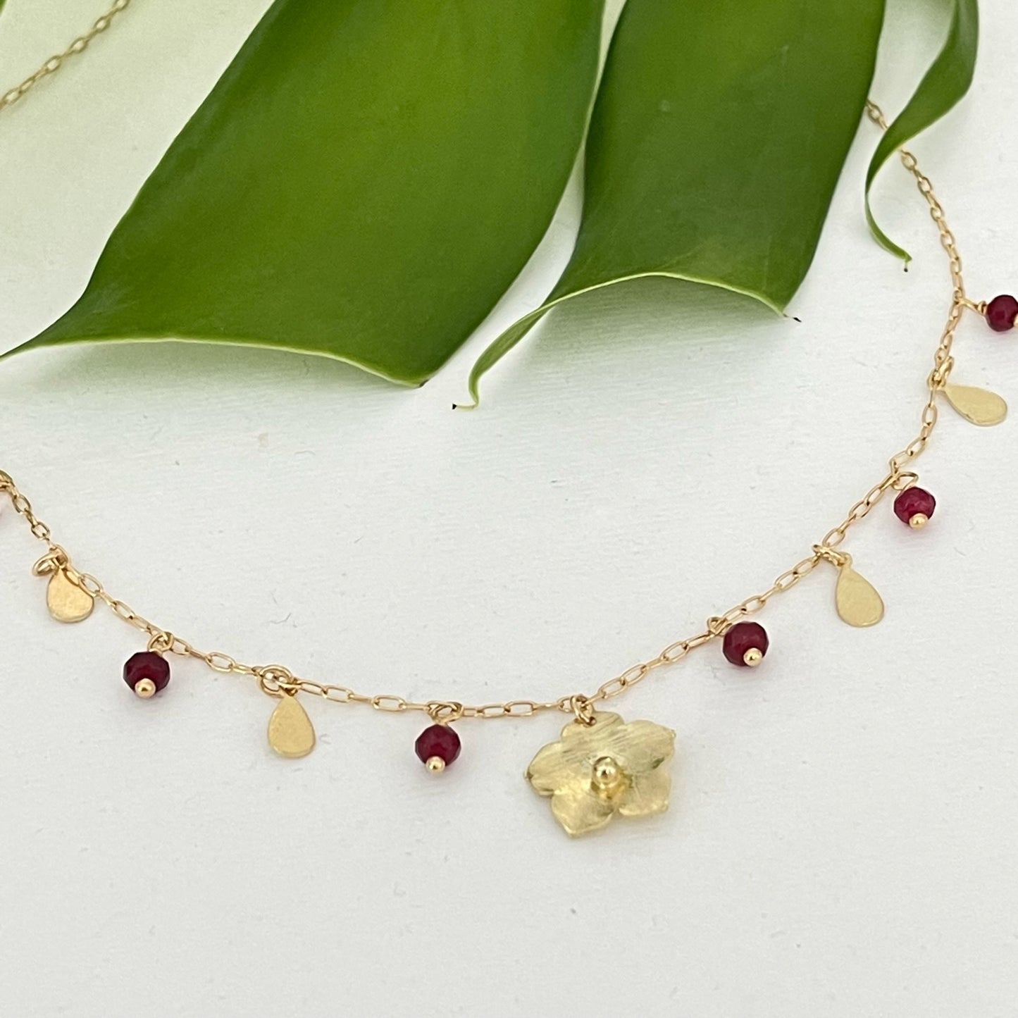 Flower Necklace - Granate